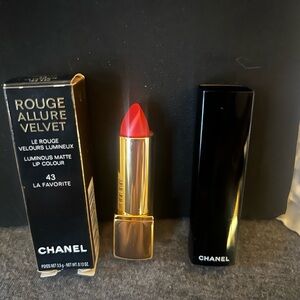 CHANEL Rouge Allure Velvet Lipstick - Vibrant Red